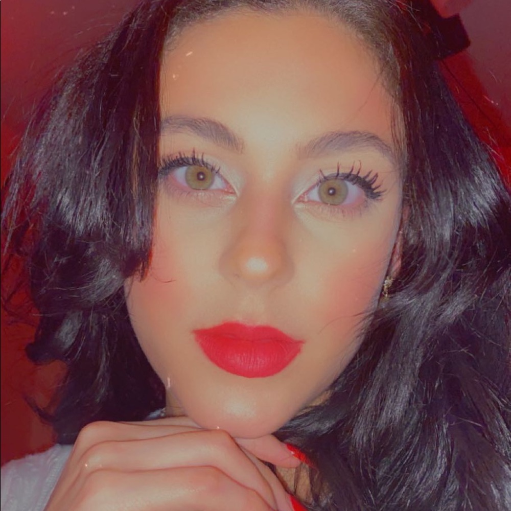 Meet your Posher, Cami